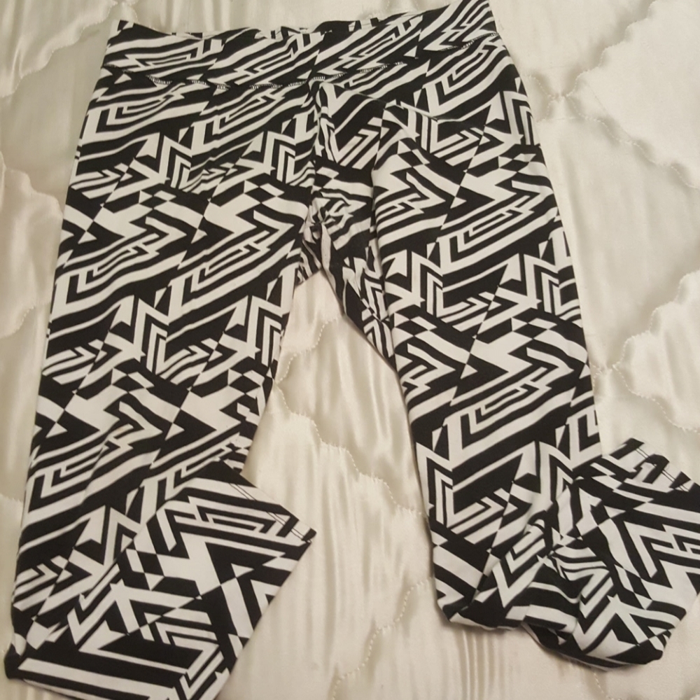 Black and white leggings